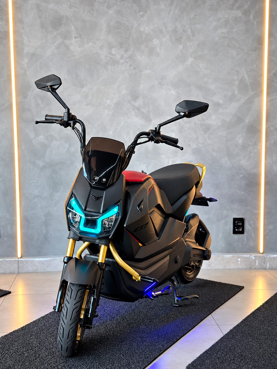 Scooter elétrico sob luz suave